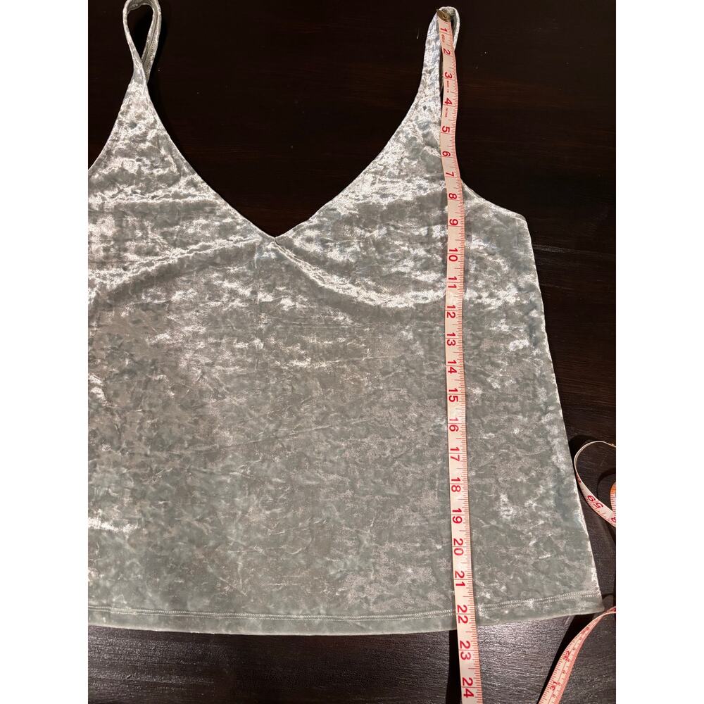 H&M Crushed Velvet Light Mint Ice Green V-neck tank top- size M - Picture 5 of 5